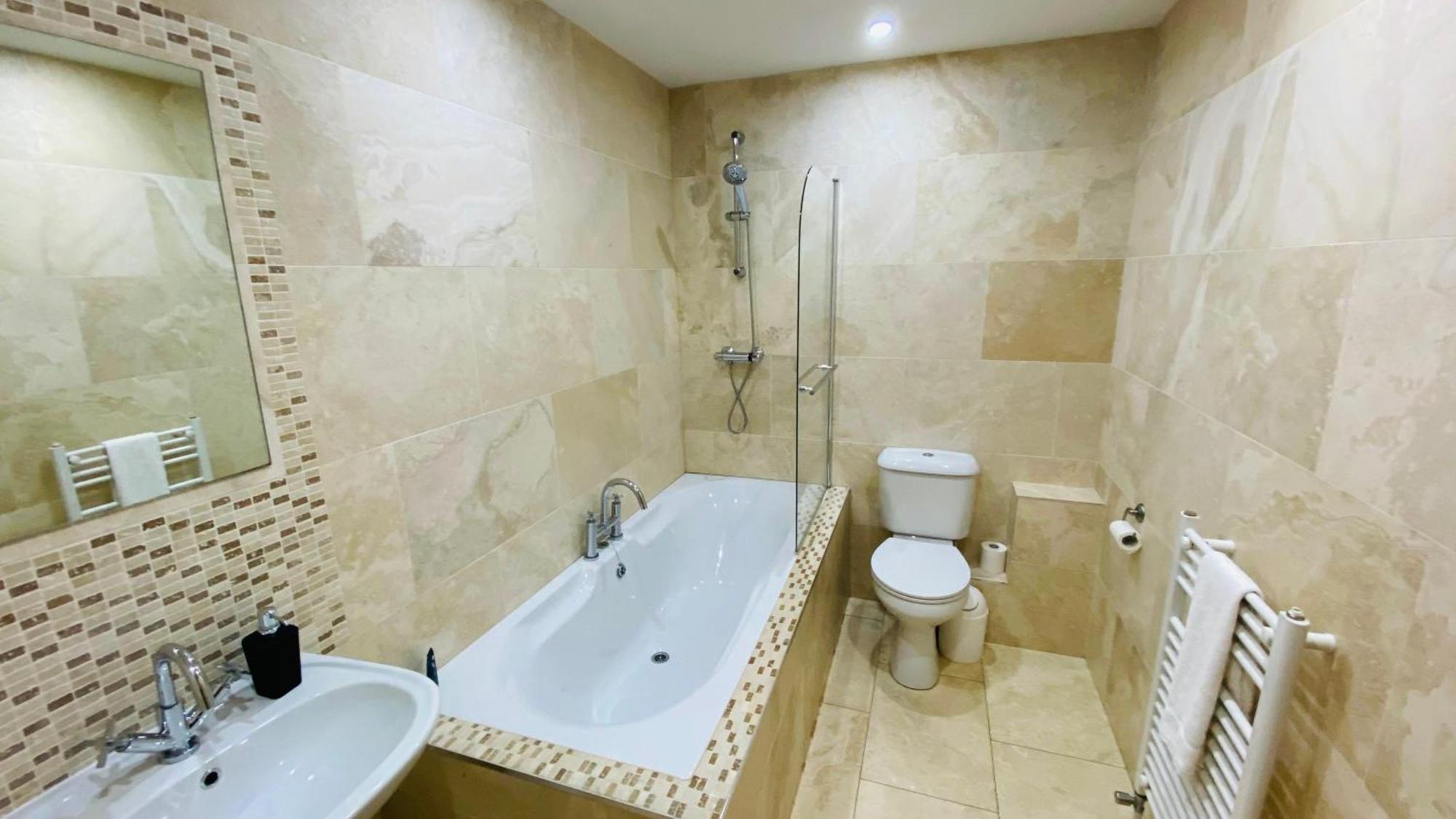 Port House Letterkenny Wild Atlantic Apartments ภายนอก รูปภาพ
