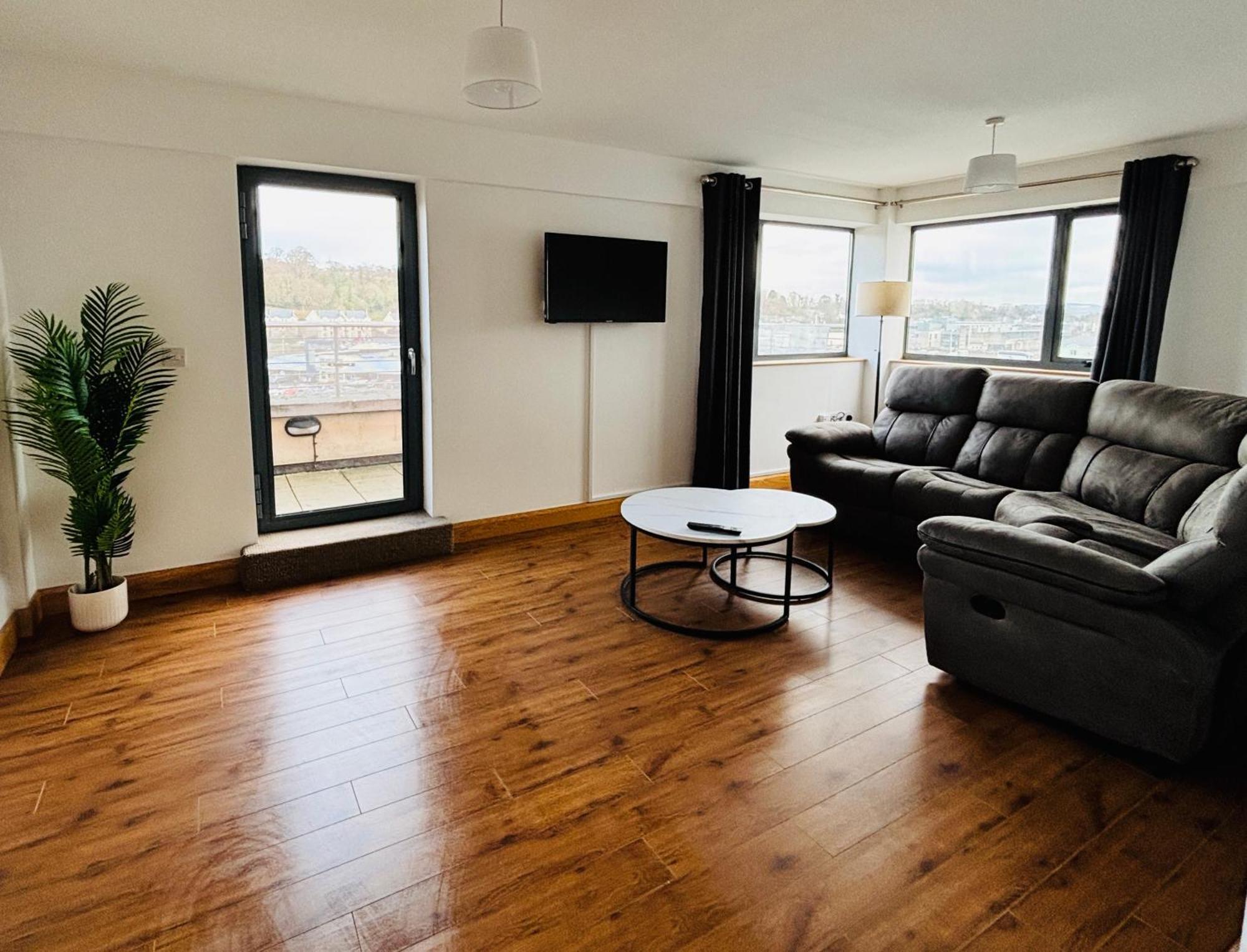Port House Letterkenny Wild Atlantic Apartments ภายนอก รูปภาพ