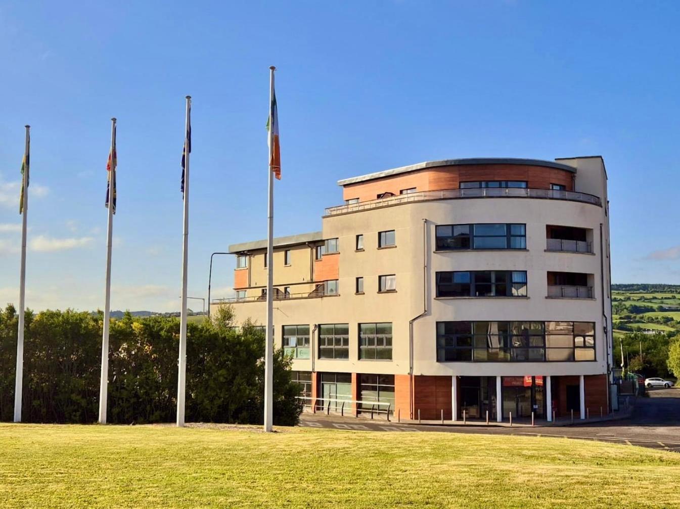 Port House Letterkenny Wild Atlantic Apartments ภายนอก รูปภาพ